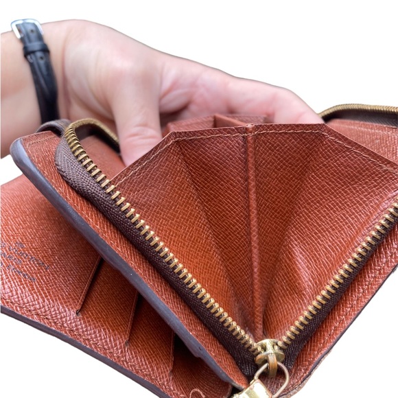 Louis Vuitton Signature LV Wallet 2000 - Picture 11 of 13